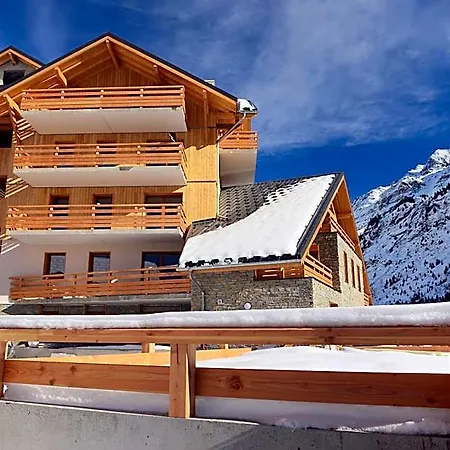Goelia Le Crystal Apartmanhotel 3*